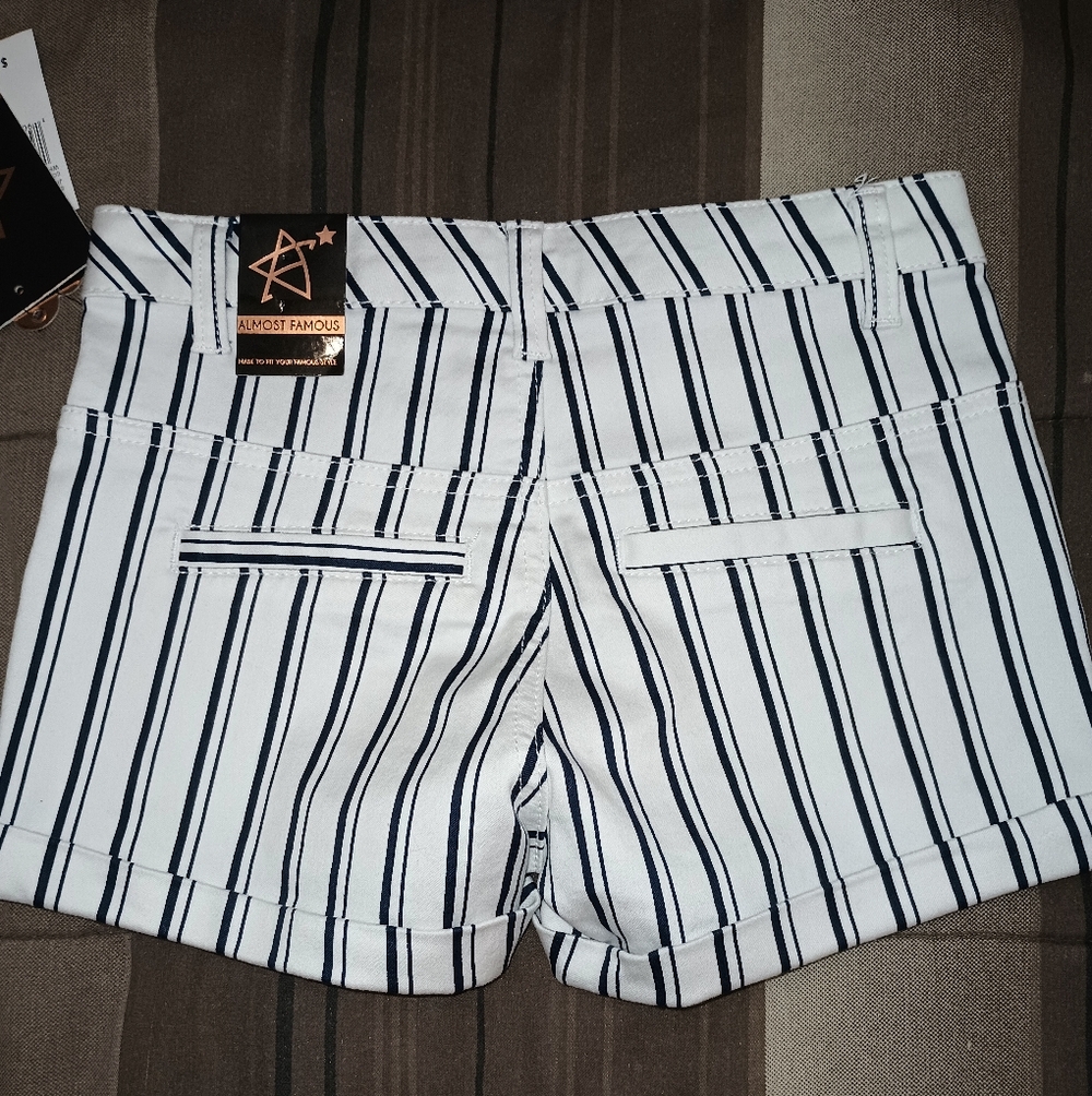 Almost Famous High Waist Striped Shorts 1 Juniors - Picture 3 of 8